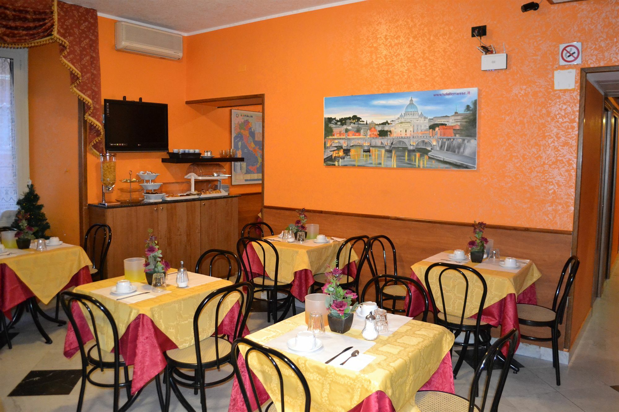 Hotel Ferrarese Rome Exterior photo